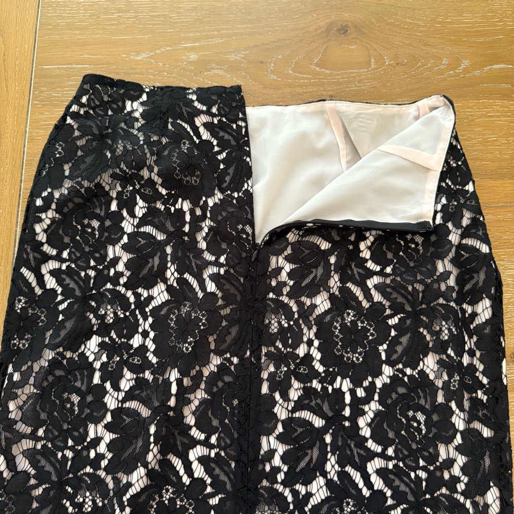 Vince Camuto Black and Cream Lace Pencil Skirt size 4 - Picture 4 of 6